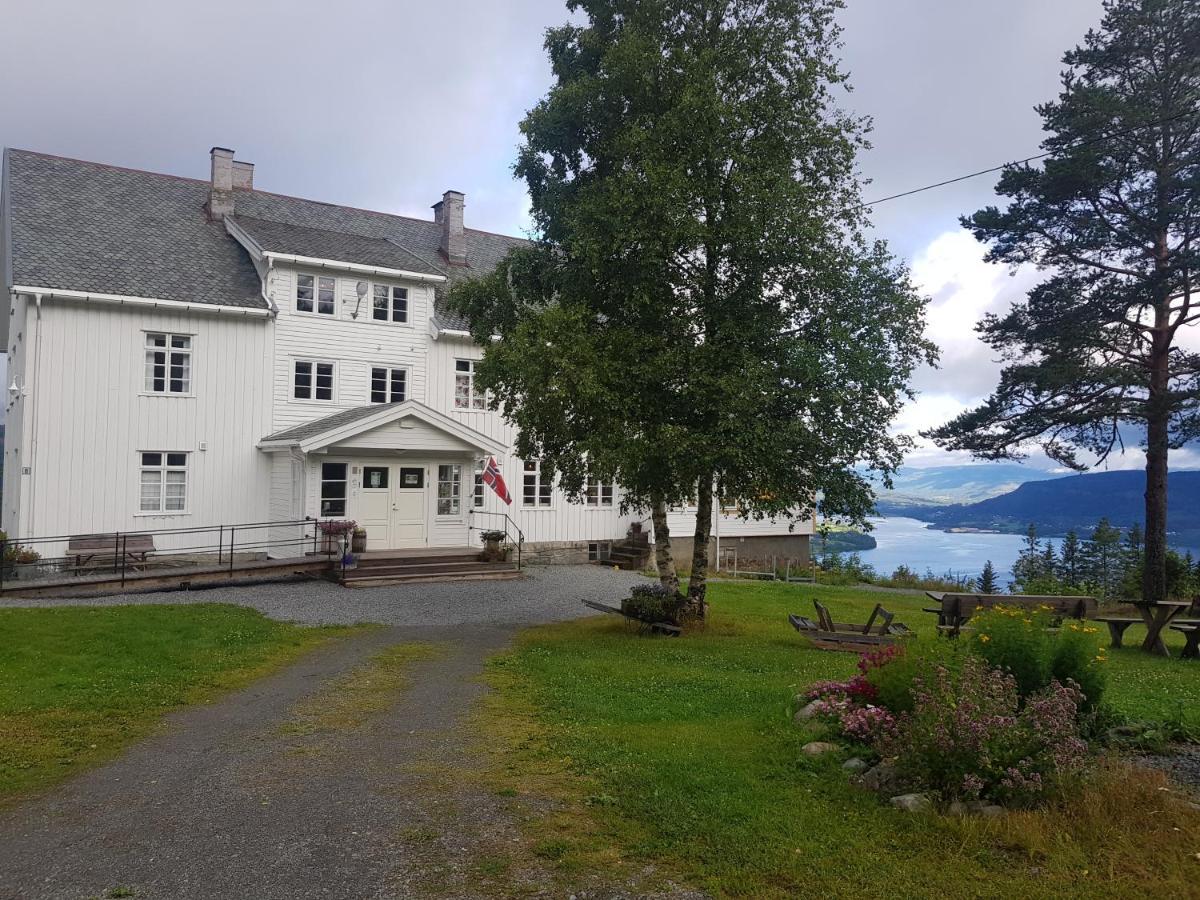 Granum Gard Hotel Fluberg Exterior foto