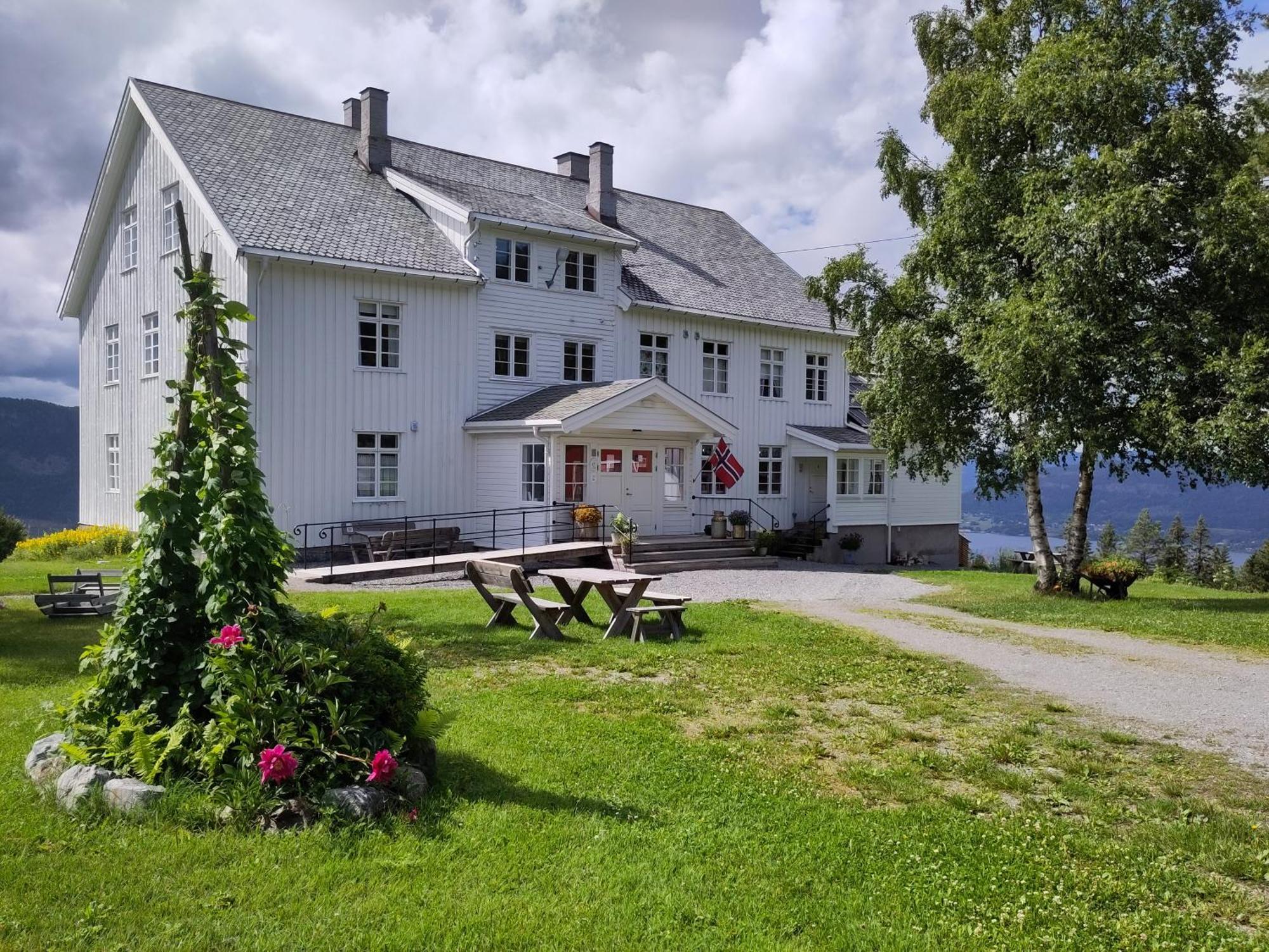 Granum Gard Hotel Fluberg Exterior foto
